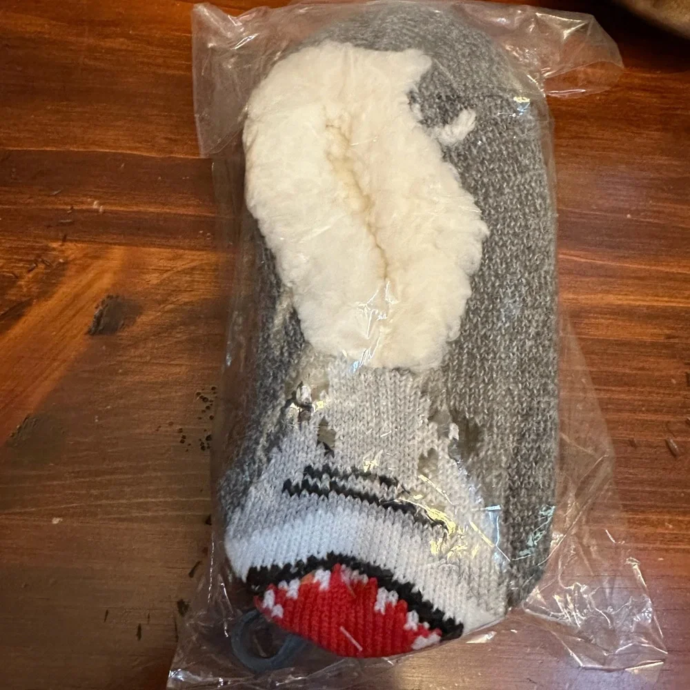 Northeast Outfitters youth Cozy Cabin Shark Aloe Infused Slipper Socks